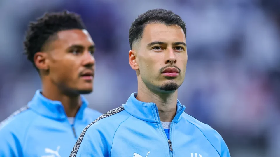 Martinelli deixa o Arsenal e assina com o Al-Hilal por quatro anos em maior venda do clube