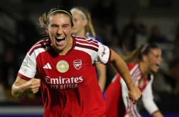 Arsenal sofre até os acréscimos, mas estreia na Champions com vitória sobre o HB Køge