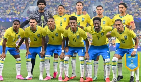 Brasil testa 7 jovens contra Austrália e muda esquema para 2030