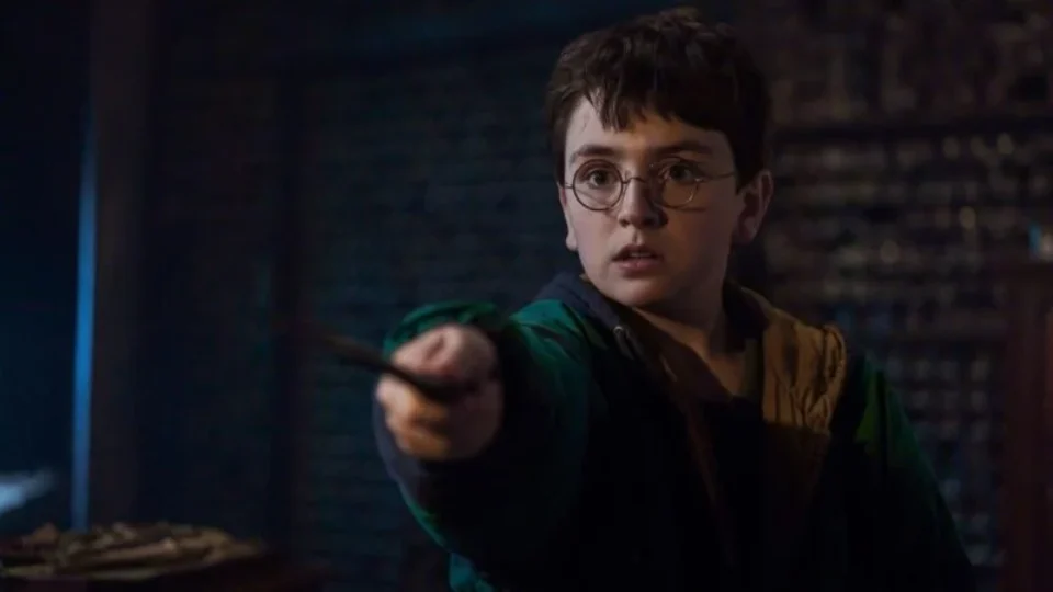 Novo trailer de Harry Potter revela Hogwarts e cenas clássicas da saga