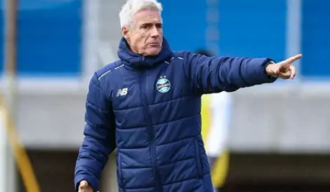 Grêmio negocia valores da saída de Luís Castro após demissão do técnico