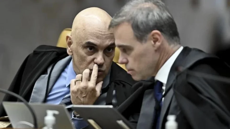 Dino tem até 90 dias para devolver petição, e vista adia julgamento no STF