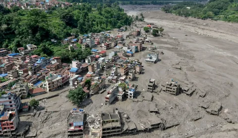 Inundações e deslizamentos deixam ao menos 70 mortos na Índia e no Nepal