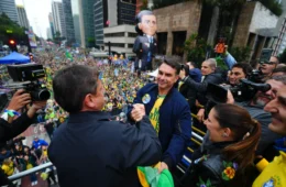 Ato de Flávio Bolsonaro na Paulista vira termômetro da direita em São Paulo