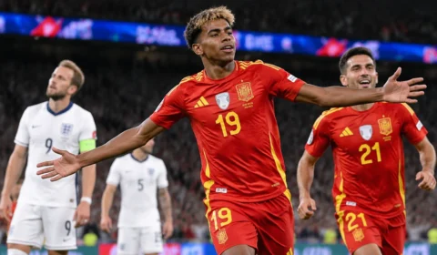 Espanha transforma Wembley em palco de festa após vencer Inglaterra em jogo de viradas