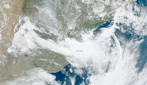 Inmet emite alerta de grande perigo para tempestades em 708 cidades do Sul