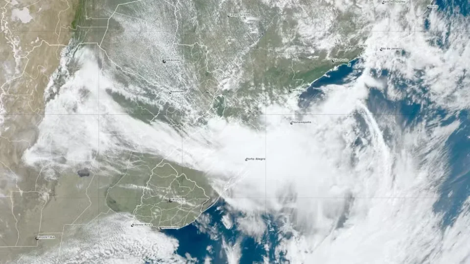 Inmet emite alerta de grande perigo para tempestades em 708 cidades do Sul