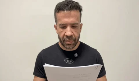Janones publica suposta retratação de Nikolas e só depois revela a pegadinha