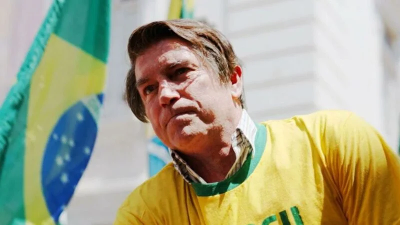 Jim Caviezel interpreta Jair Bolsonaro no filme ‘Dark Horse’, produção citada na investigação do caso Master. Foto: Reprodução
