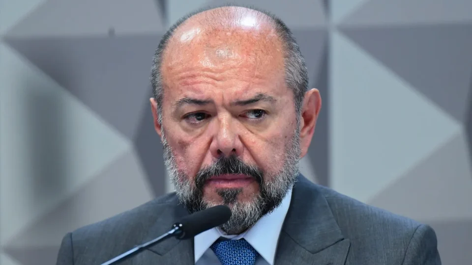 Vídeos revelam empresários citando ex-ministro de Bolsonaro para abrir portas no INSS