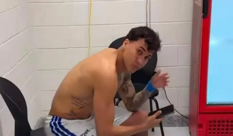 “Papai tá aqui”: Alexsander responde provocação de Kaio Jorge após virada do Atlético-MG
