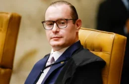Zanin manda PF entregar íntegra do celular de Vorcaro até as 23h