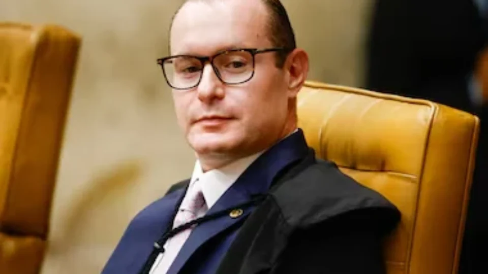 Zanin manda PF entregar íntegra do celular de Vorcaro até as 23h