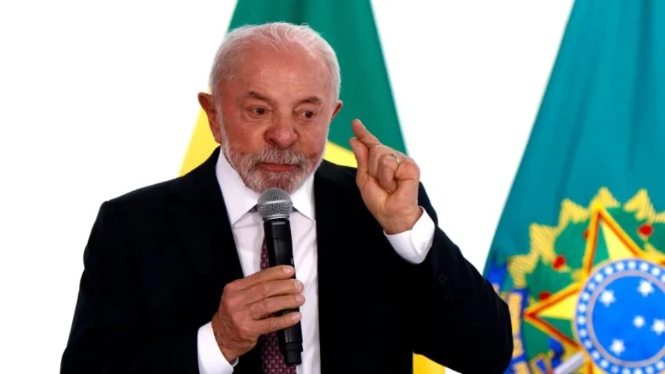 Aliados pressionam Lula a participar de debate com Flávio Bolsonaro no primeiro turno