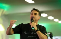 TSE dá 24 horas para Instagram retirar vídeo que liga Flávio Bolsonaro ao Banco Master