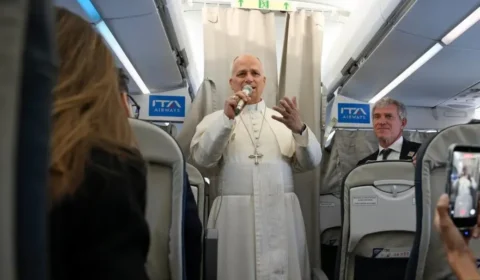 Papa Leão XIV diz que uso da religião pela extrema direita “não representa o cristianismo”