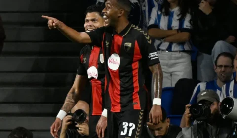 Rayan marca e Bournemouth vence Real Sociedad na estreia europeia
