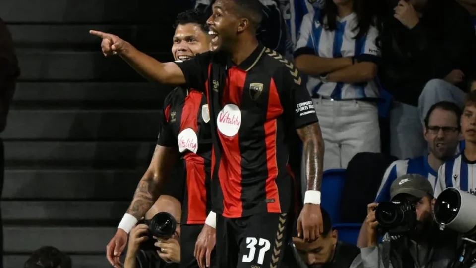 Rayan marca e Bournemouth vence Real Sociedad na estreia europeia
