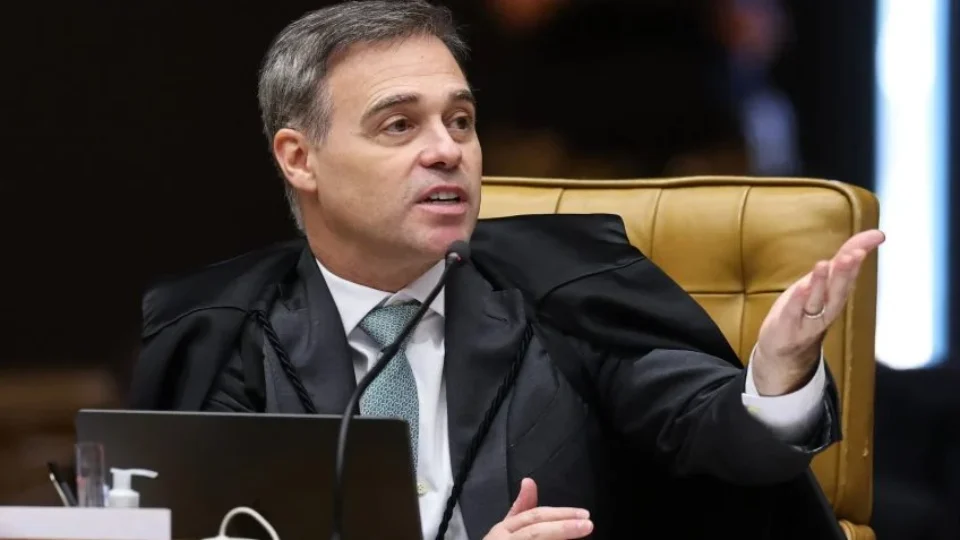 Prazo para André Mendonça responder a acusações de Moraes termina nesta segunda-feira