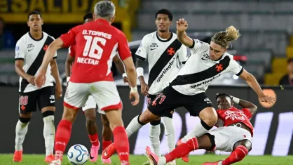 Vasco empata com Santa Fe e deixa vaga na semifinal em aberto