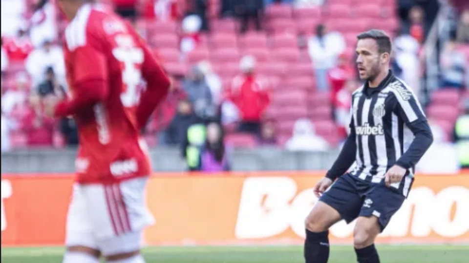 Santos vence o Internacional por 3 a 2 no Beira-Rio e afunda o Colorado no Brasileirão