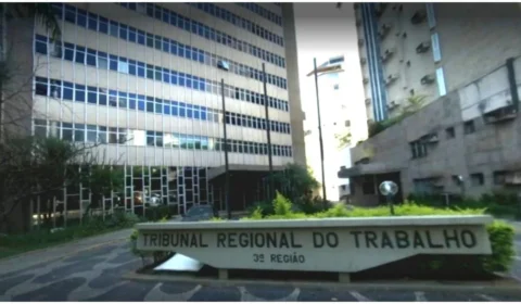 Greve de professores de escolas particulares continua após audiência terminar sem acordo em MG
