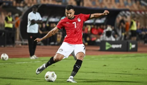 Trezeguet é cortado de última hora, e Al Riyadh enfrenta crise por falta de explicações
