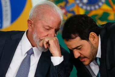 Lula chama AGU ao Alvorada após Mendonça afastar chefe da PF
