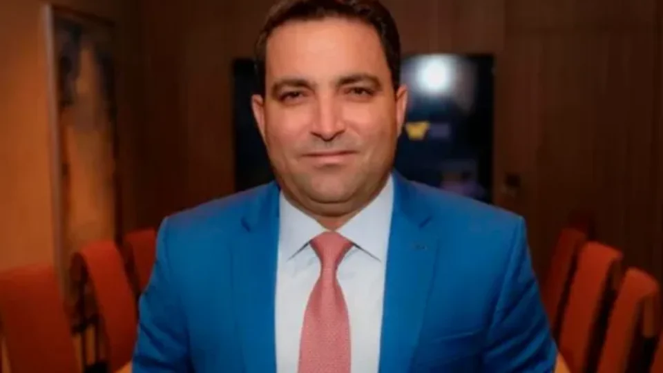 Empresa ligada a amigo de Flávio faturou R$ 187,8 milhões operando bets da Loterj