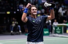 João Fonseca vira contra Stricker e coloca Brasil na frente da Suíça na Copa Davis