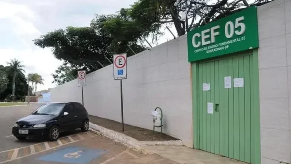 Estudante de 14 anos é atacada com canivete perto de escola em Sobradinho