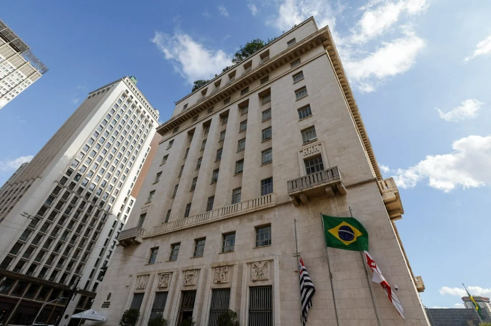 Nunes propõe reajuste de até 32% para auditores e reforça estrutura de combate à corrupção em São Paulo