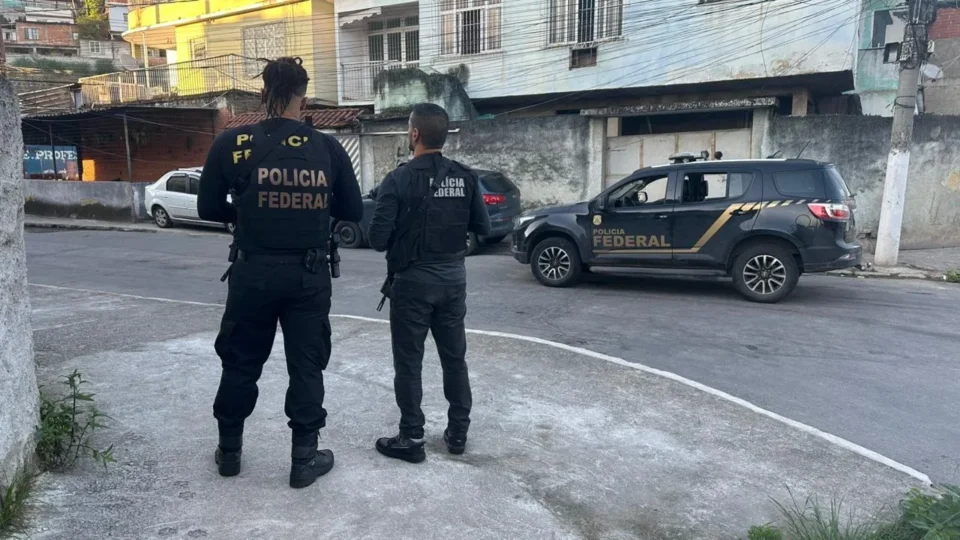 PF prende 20 em operação que investiga fraude no registro de armas para CACs no Rio