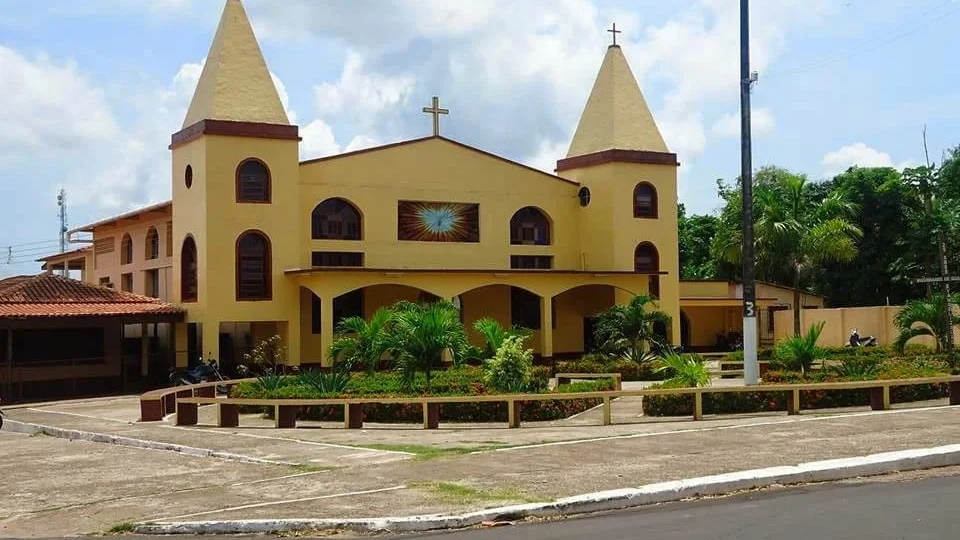 Polícia procura suspeito de furtar equipamentos de som de igreja em Itacoatiara