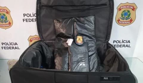 PF prende homem com 3,5 kg de cocaína escondidos em mala no Galeão