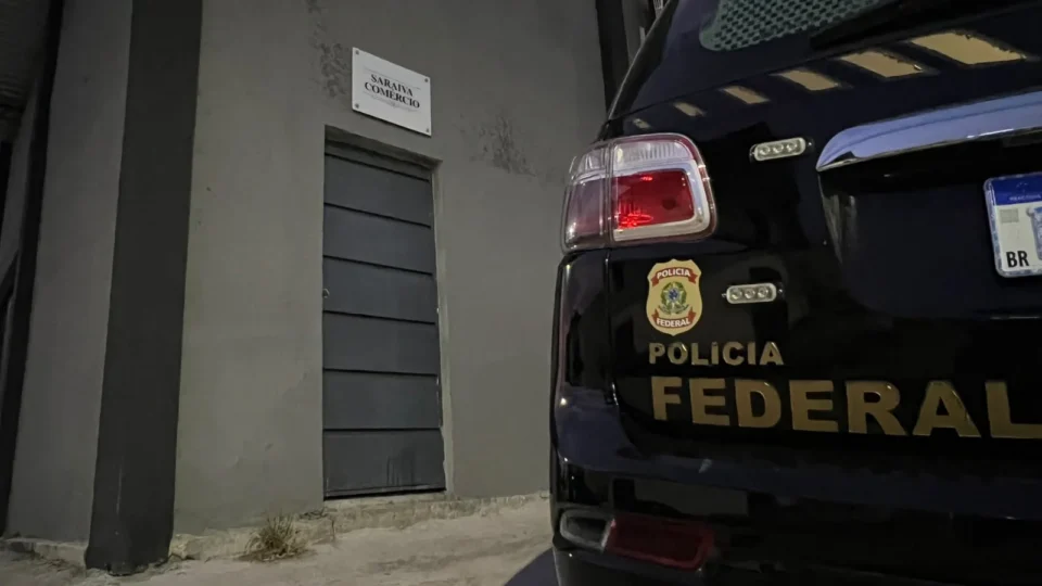 PF deflagra operação contra suspeita de desvios e afasta prefeito de Coari no Amazonas