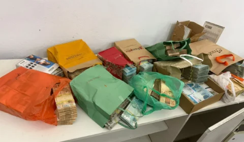 R$ 1 milhão em sacolas de compras é encontrado durante operação que investiga contratos da Educação em Ji-Paraná