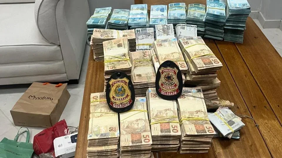 PF mira suspeita de fraude em contratos da Educação de Ji-Paraná e cumpre 15 mandados
