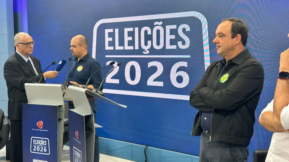 Debate em Minas é marcado por ausência de favoritos e ataques a Cleitinho e Kalil