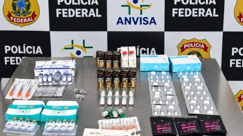 PF prende homem com medicamentos para emagrecimento, anabolizantes e psicotrópicos no Galeão