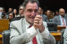 Debate da Record reúne três candidatos ao governo de Minas nesta segunda-feira; Cleitinho, Kalil e Roscoe serão ausência