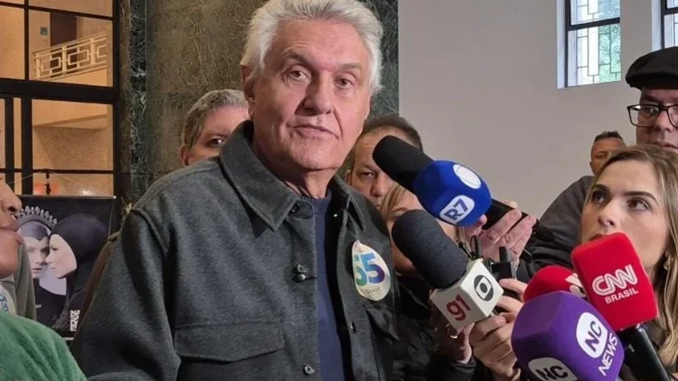 Caiado quer ampliar uso de satélites para antecipar eventos climáticos no Brasil