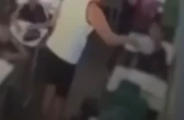 Professora é demitida após ser flagrada esfregando prova no rosto de aluno em BH