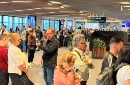 Buraco na pista fecha operações de Confins e provoca caos entre passageiros