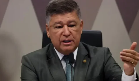 Carlos Viana rompe com Caiado e declara apoio a Flávio Bolsonaro no primeiro turno