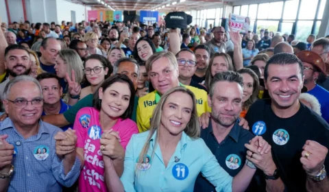 Michelle pede votos para ela e Bia Kicis e fala em libertar Bolsonaro e presos do 8 de janeiro