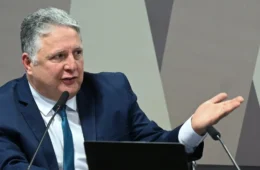 TRE-RJ mantém indeferimento da candidatura de Garotinho; defesa vai recorrer ao TSE