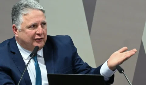 TRE-RJ mantém indeferimento da candidatura de Garotinho; defesa vai recorrer ao TSE