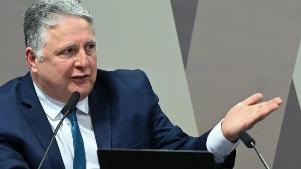 TRE-RJ mantém indeferimento da candidatura de Garotinho; defesa vai recorrer ao TSE