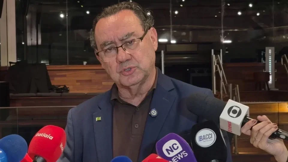 Augusto Cury diz ter sido procurado por alto escalão da esquerda e da direita para desistir da candidatura